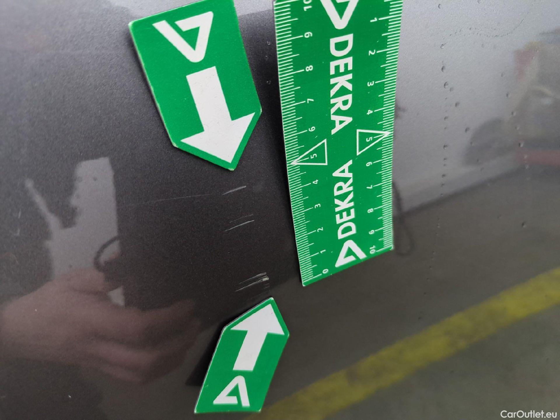  Mercedes  GLA MERCEDES-BENZ  / 2020 / 5P / SUV  200 D BUSINESS LINE DCT #9