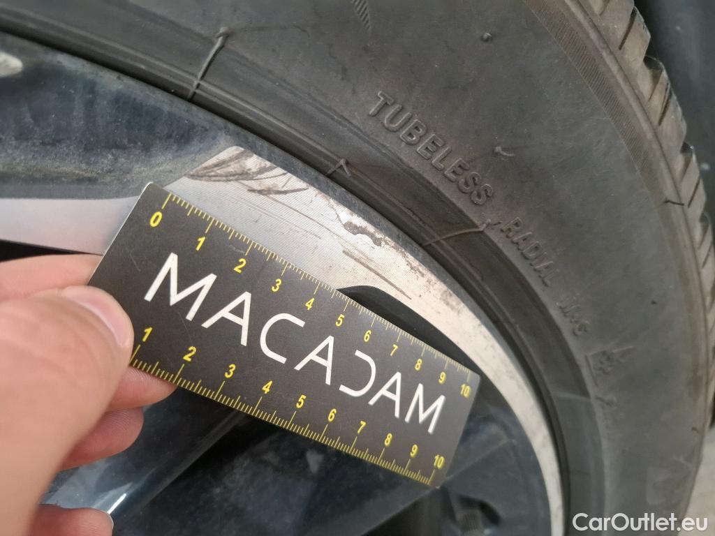  DS  DS7 DS DS 7 Crossback / 2017 / 5P / SUV E-TENSE 225 PERFORMANCE Line + #21