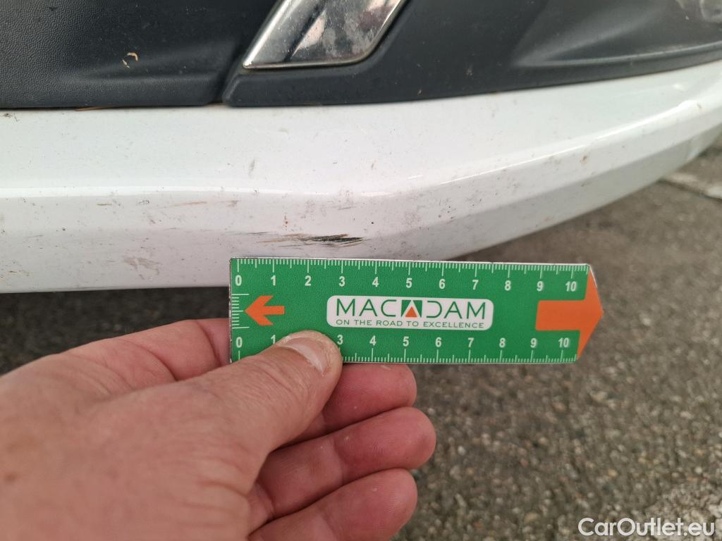  Peugeot  208 PEUGEOT  / 2015 / 5P / Berline &BLUEHDI 100 €6.c S&S ALLURE BUSINESS #26