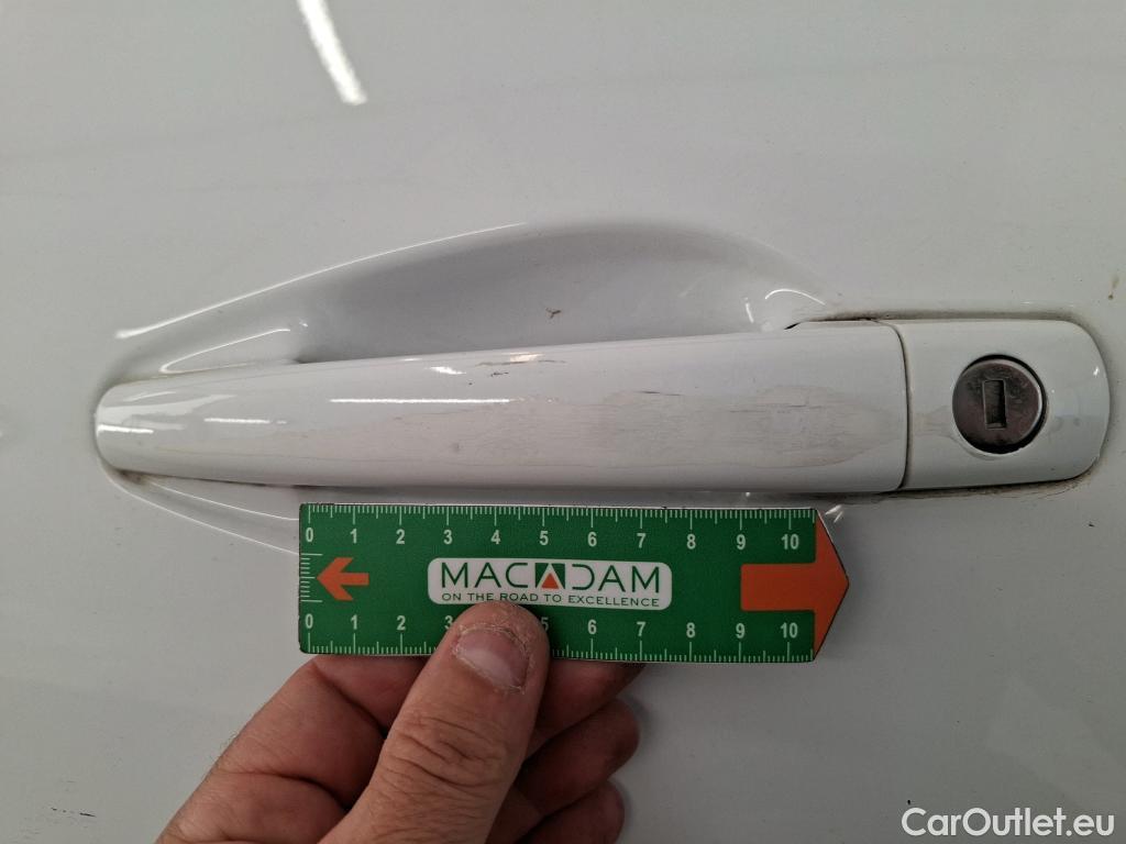  Peugeot  208 PEUGEOT  / 2015 / 5P / Berline &BLUEHDI 100 €6.c S&S ALLURE BUSINESS #37