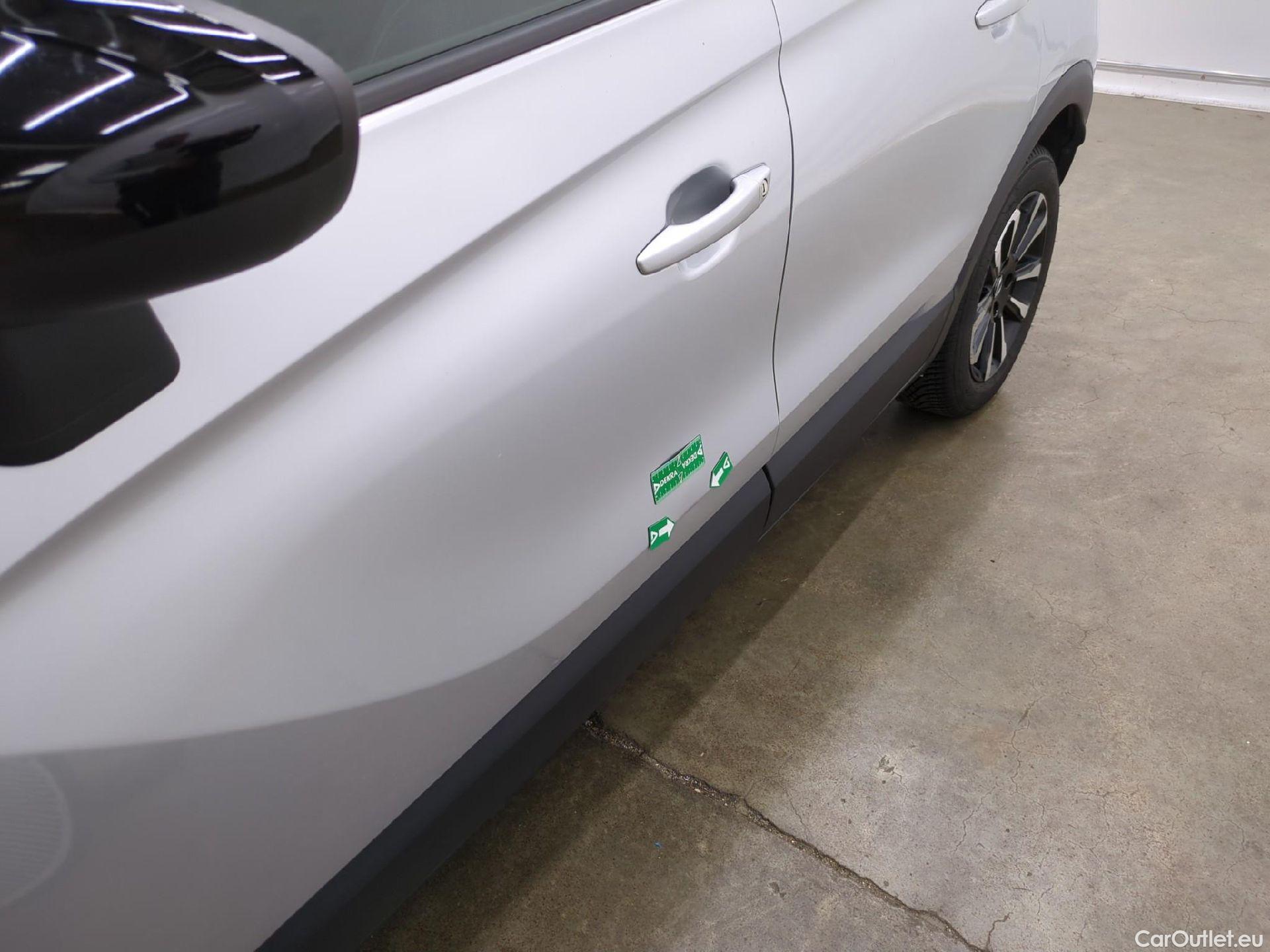  Opel  Crossland  X Business Elegance 1.2 Turbo 110CV BVM6 E6d #26