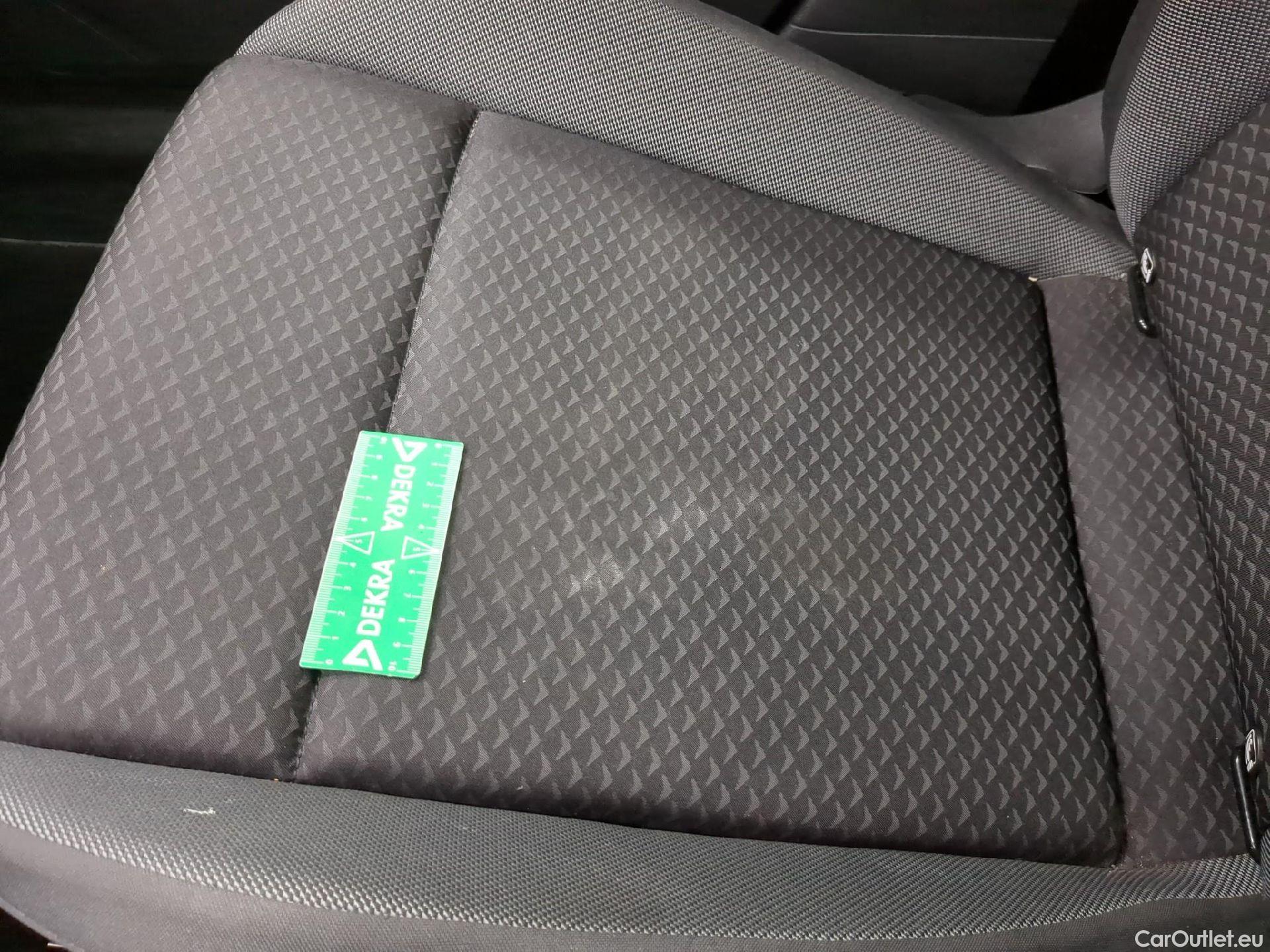  Volkswagen  Golf  VOLKSWAGEN / 2020 / 5P / Berline 1.5 TSI ACT OPF 130 BVM6 Active(SL) #4