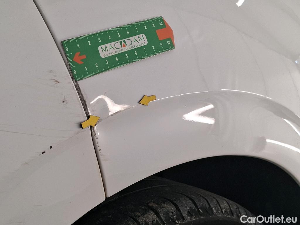  Peugeot  208 PEUGEOT  / 2015 / 5P / Berline &BLUEHDI 100 €6.c S&S ALLURE BUSINESS #11