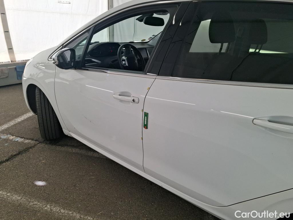  Peugeot  208 PEUGEOT  / 2015 / 5P / Berline &BLUEHDI 100 €6.c S&S ALLURE BUSINESS #38