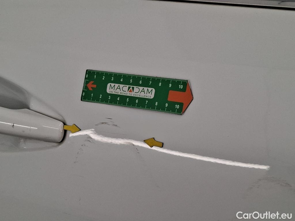  Peugeot  208 PEUGEOT  / 2015 / 5P / Berline &BLUEHDI 100 €6.c S&S ALLURE BUSINESS #8