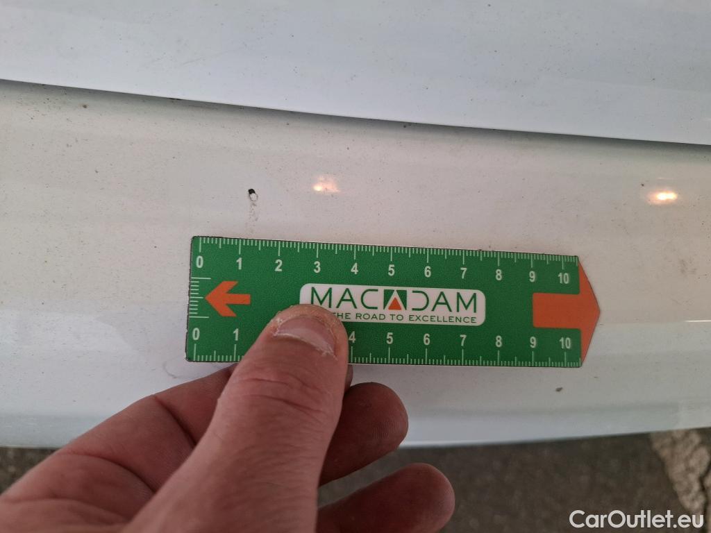  Peugeot  208 PEUGEOT  / 2015 / 5P / Berline &BLUEHDI 100 €6.c S&S ALLURE BUSINESS #54