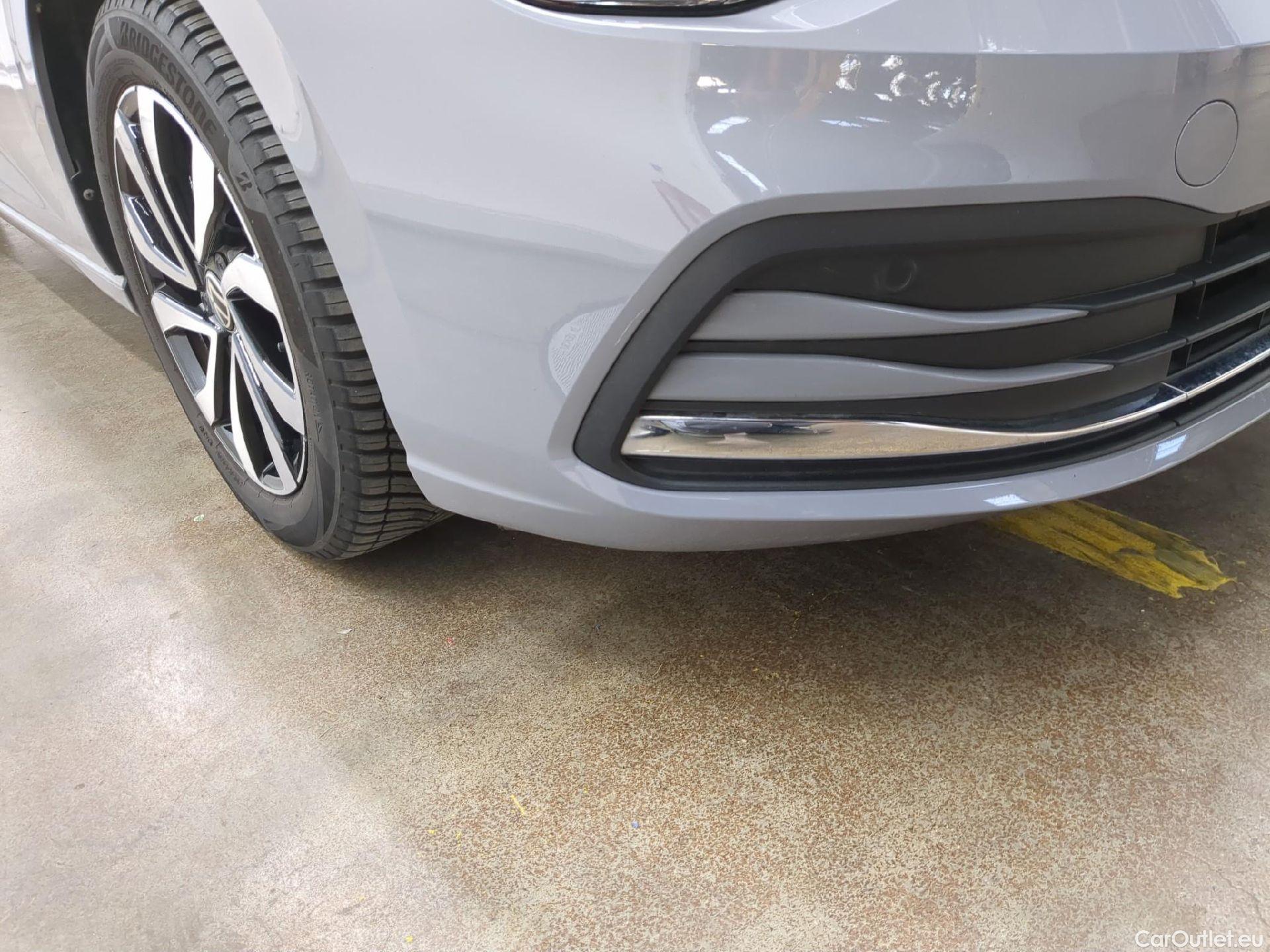  Volkswagen  Golf  VOLKSWAGEN / 2020 / 5P / Berline 1.5 TSI ACT OPF 130 BVM6 Active(SL) #8