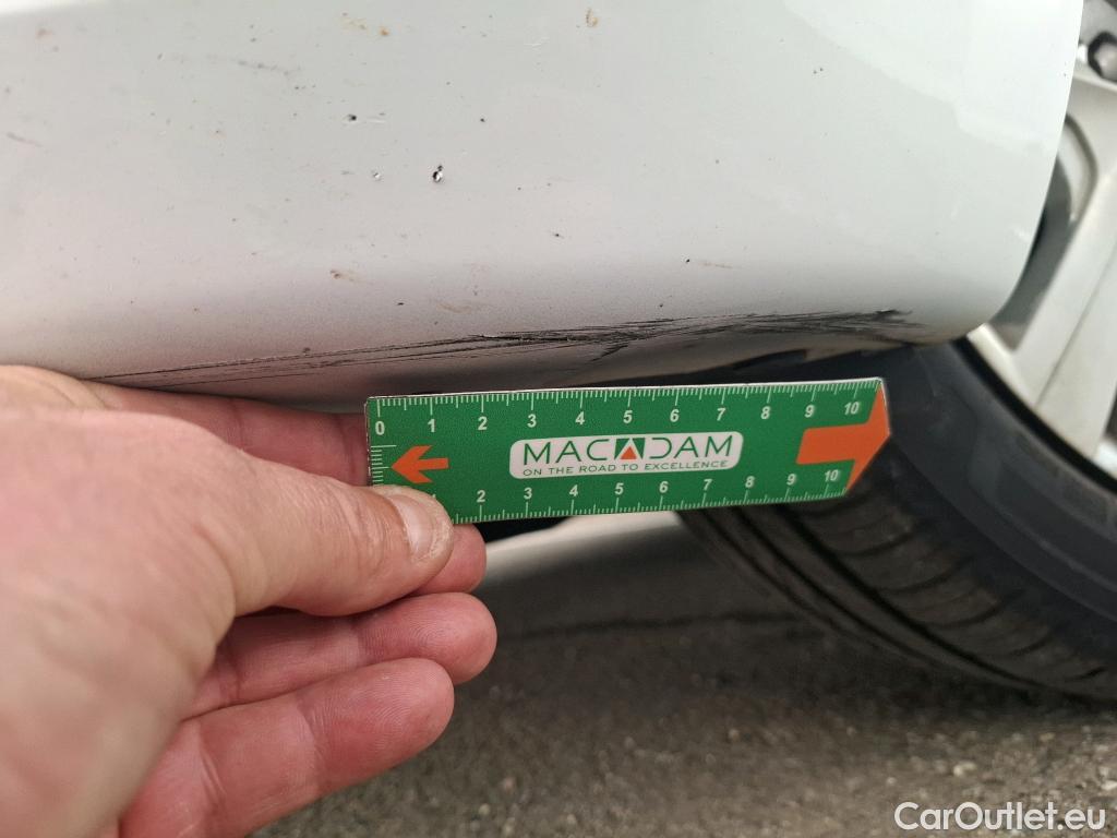  Peugeot  208 PEUGEOT  / 2015 / 5P / Berline &BLUEHDI 100 €6.c S&S ALLURE BUSINESS #27