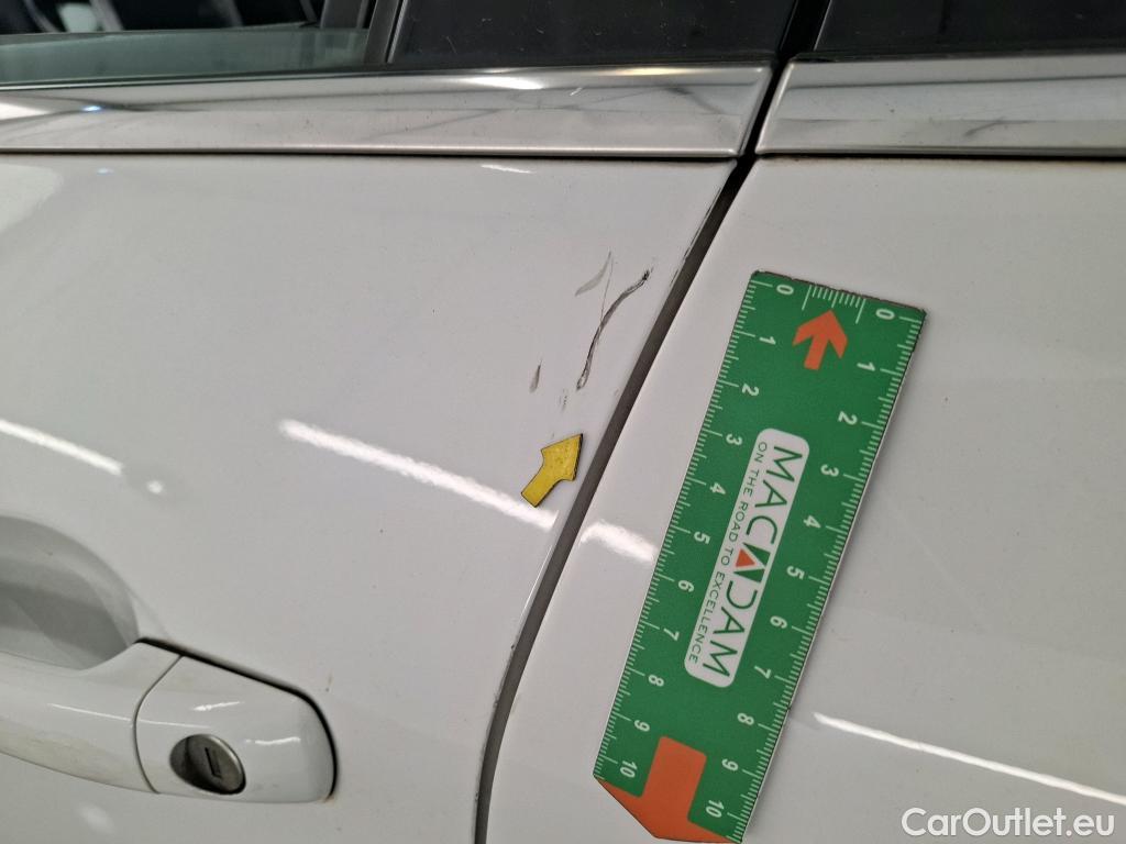  Peugeot  208 PEUGEOT  / 2015 / 5P / Berline &BLUEHDI 100 €6.c S&S ALLURE BUSINESS #41