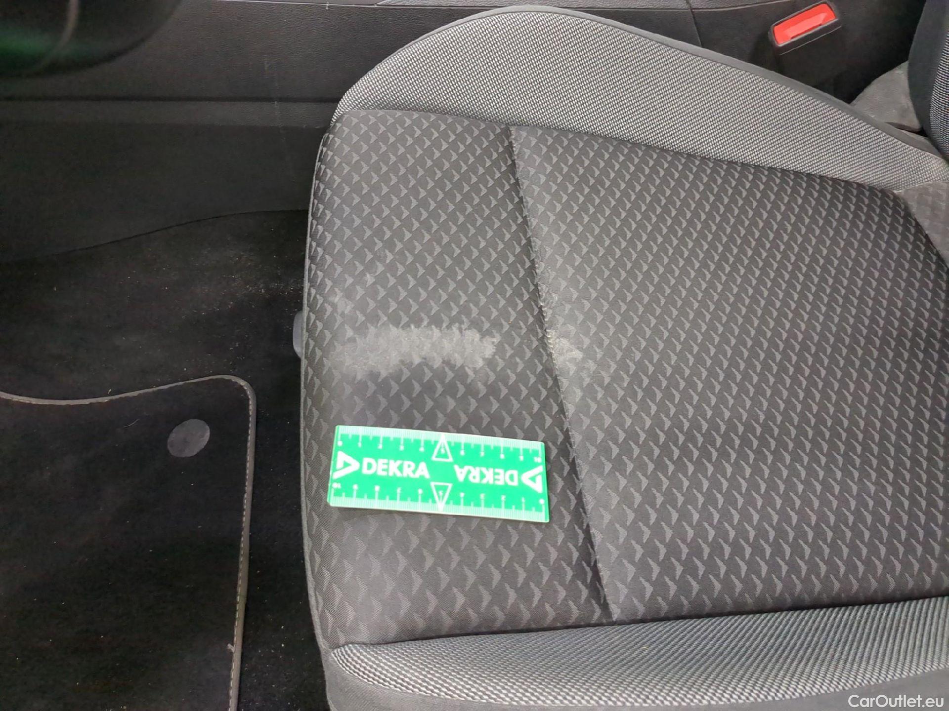  Volkswagen  Golf  VOLKSWAGEN / 2020 / 5P / Berline 1.5 TSI ACT OPF 130 BVM6 Active(SL) #6