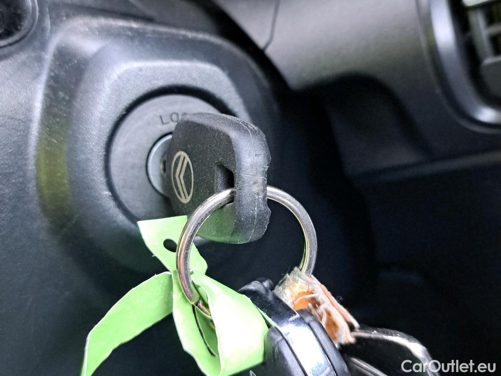  Citroen  C3 CITROEN  / 2020 / 5P / berlina con portón Turbo 100 Max #15