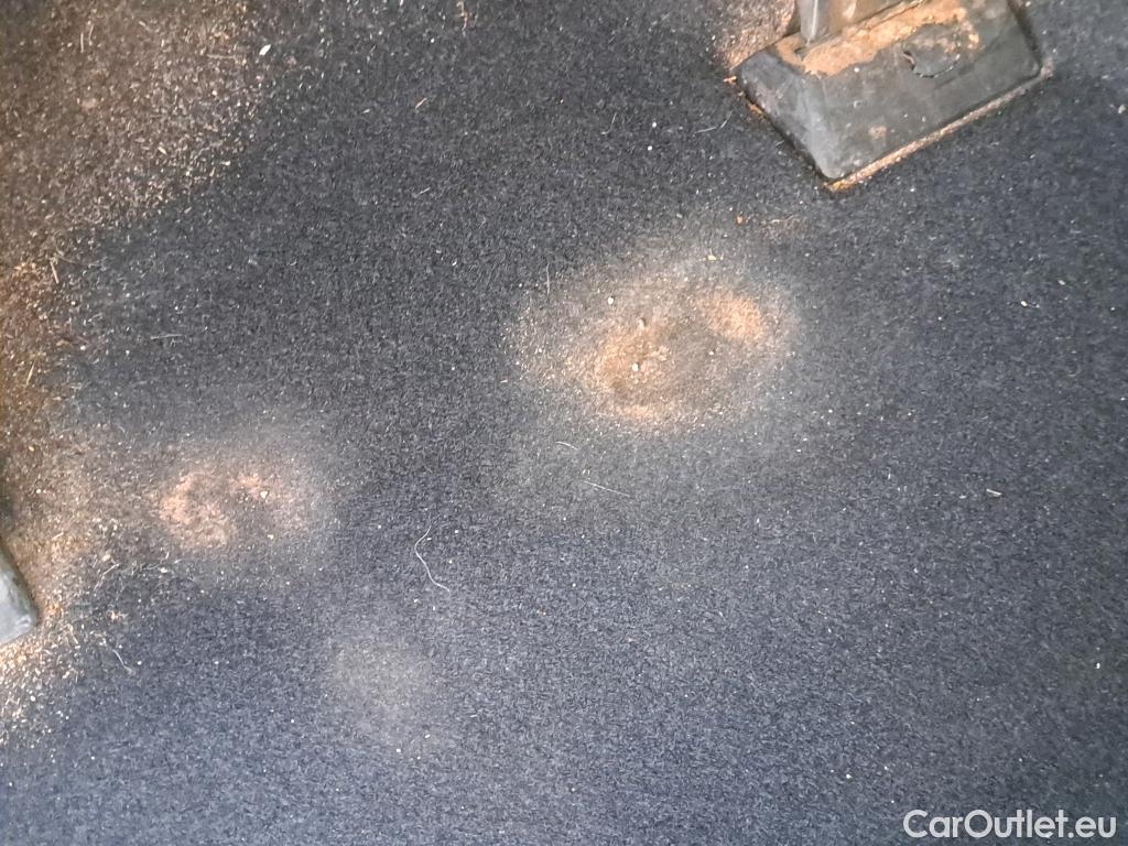  Hyundai  Tucson HYUNDAI  / 2018 / 5P / todoterreno 1.6 CRDI 85kW (116CV) 48V SLE 4X2(SP)(SL) #13