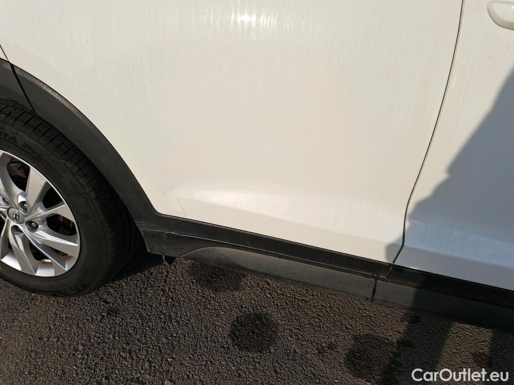  Hyundai  Tucson HYUNDAI  / 2018 / 5P / todoterreno 1.6 CRDI 85kW (116CV) 48V SLE 4X2(SP)(SL) #35