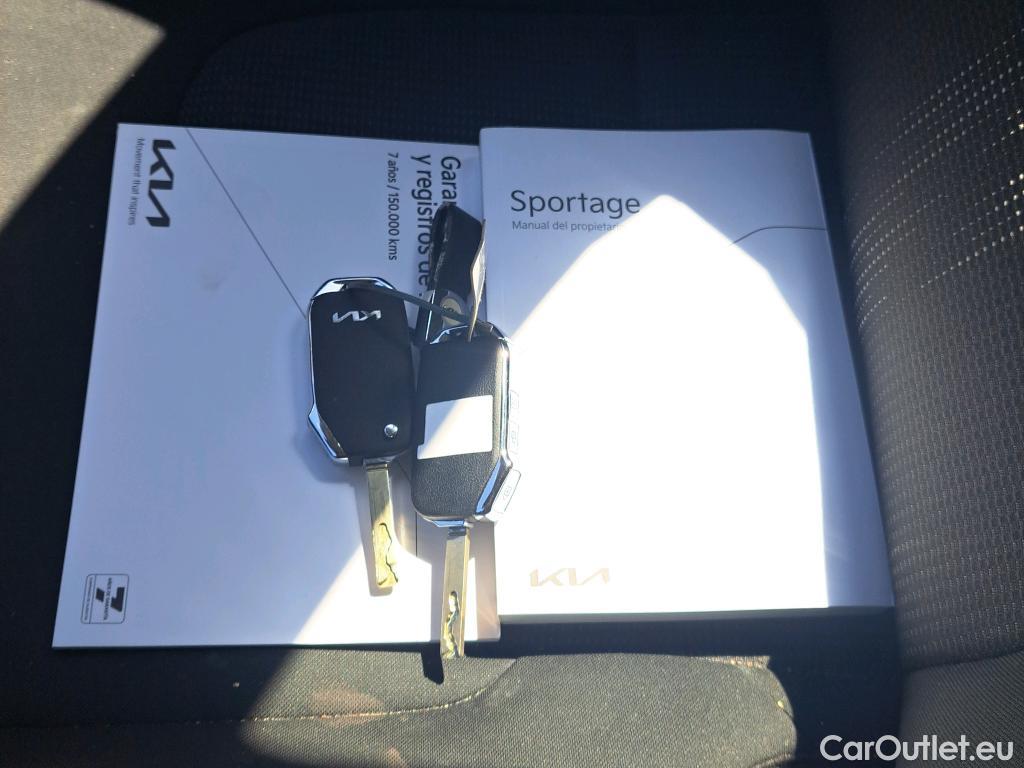  KIA  Sportage KIA  / 2022 / 5P / todoterreno 1.6 T-GDi MHEV 118kW (160CV) Drive 17