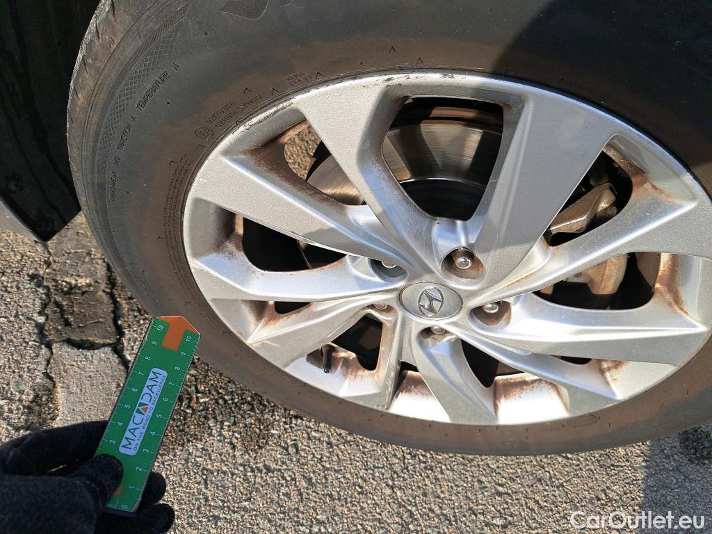  Hyundai  Tucson HYUNDAI  / 2018 / 5P / todoterreno 1.6 CRDI 85kW (116CV) 48V SLE 4X2(SP)(SL) #22