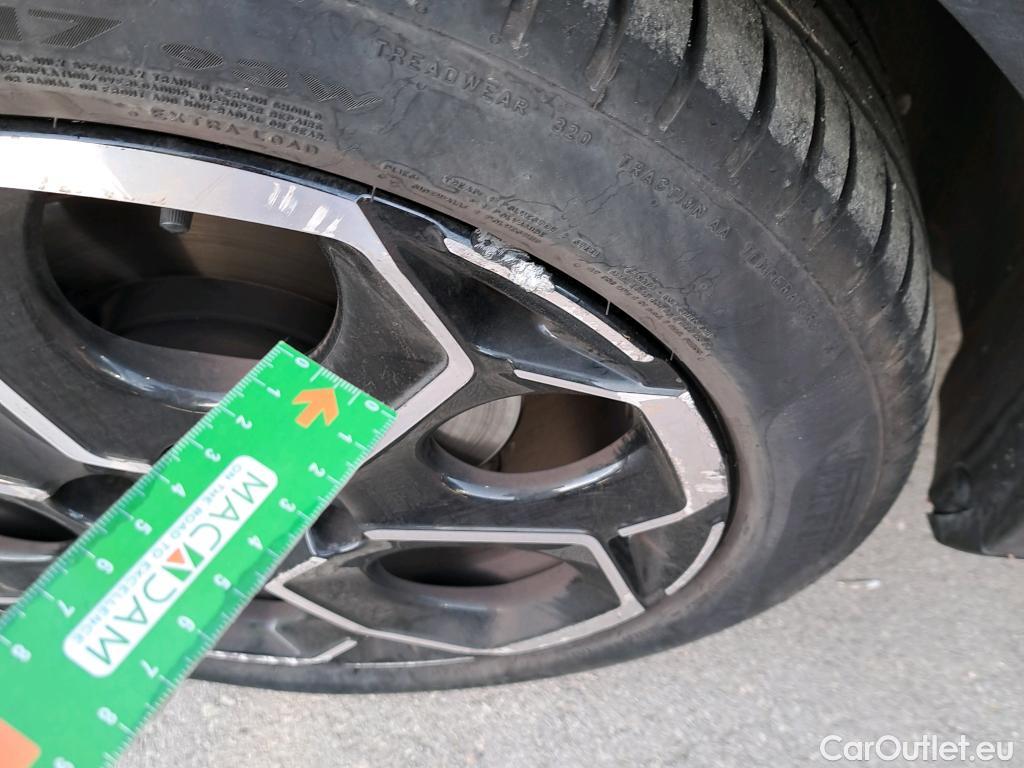  Citroen  C3 CITROEN  / 2020 / 5P / berlina con portón Turbo 100 Max #7