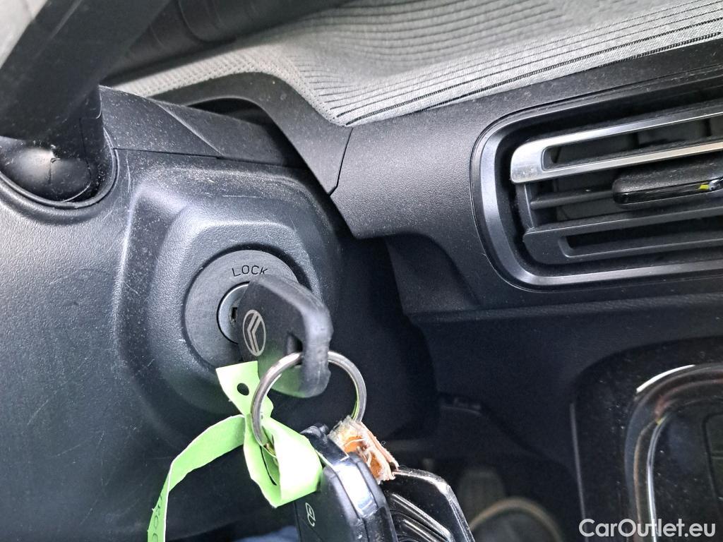  Citroen  C3 CITROEN  / 2020 / 5P / berlina con portón Turbo 100 Max #14