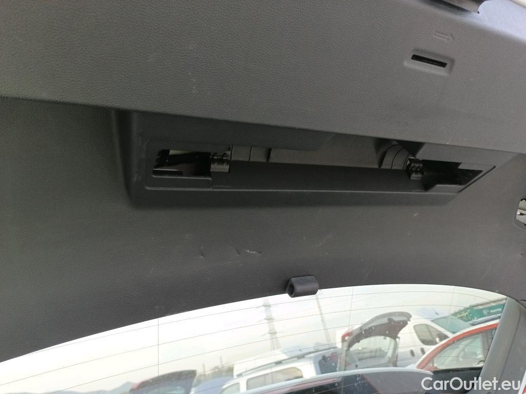  Volkswagen  Golf  VOLKSWAGEN / 2020 / 5P / berlina con portón Life 2.0 TDI 85kW (115CV) #5