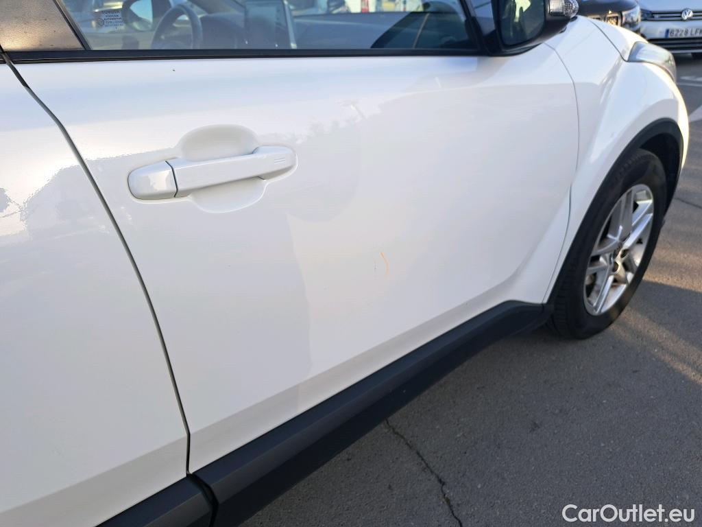  Toyota  C-HR TOYOTA  / 2019 / 5P / todoterreno 1.8 125H Active #14