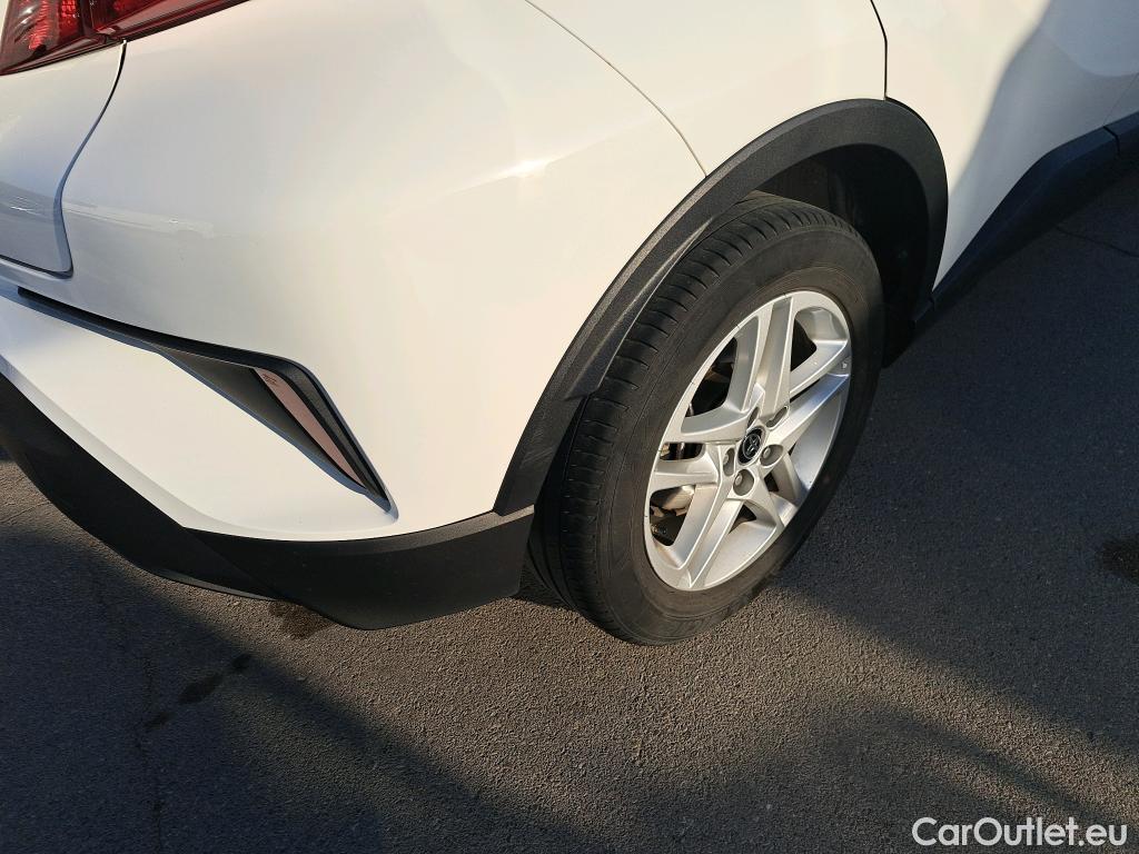  Toyota  C-HR TOYOTA  / 2019 / 5P / todoterreno 1.8 125H Active #16