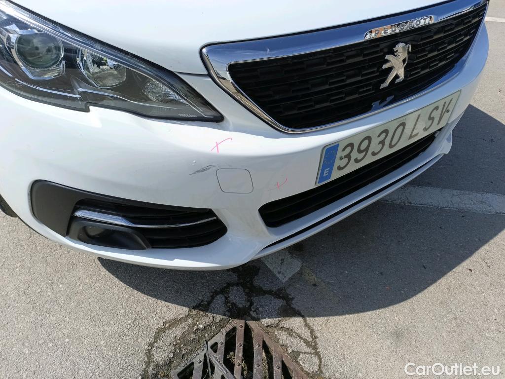  Peugeot  308 PEUGEOT  / 2017 / 5P / berlina con portón 5p Style BlueHDi 130 S&S #9