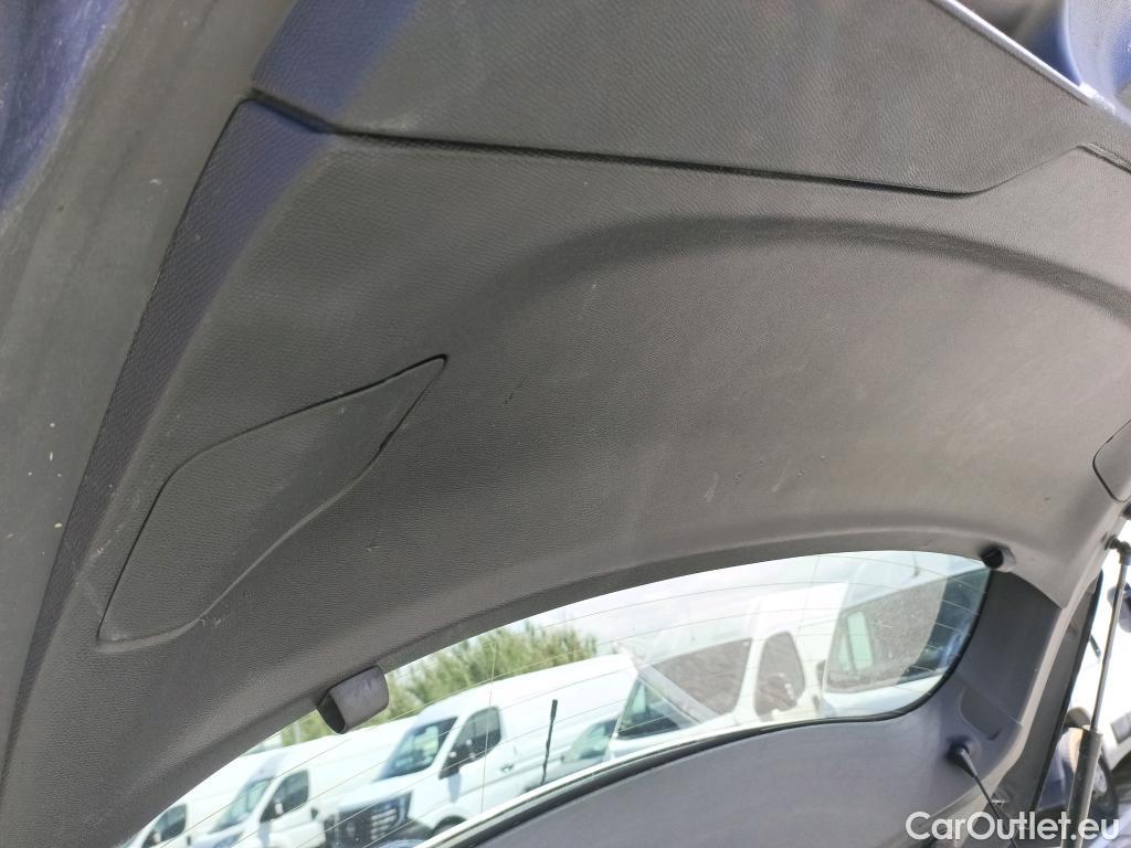  Peugeot  308 PEUGEOT  / 2017 / 5P / berlina con portón 5p Style BlueHDi 130 S&S #7