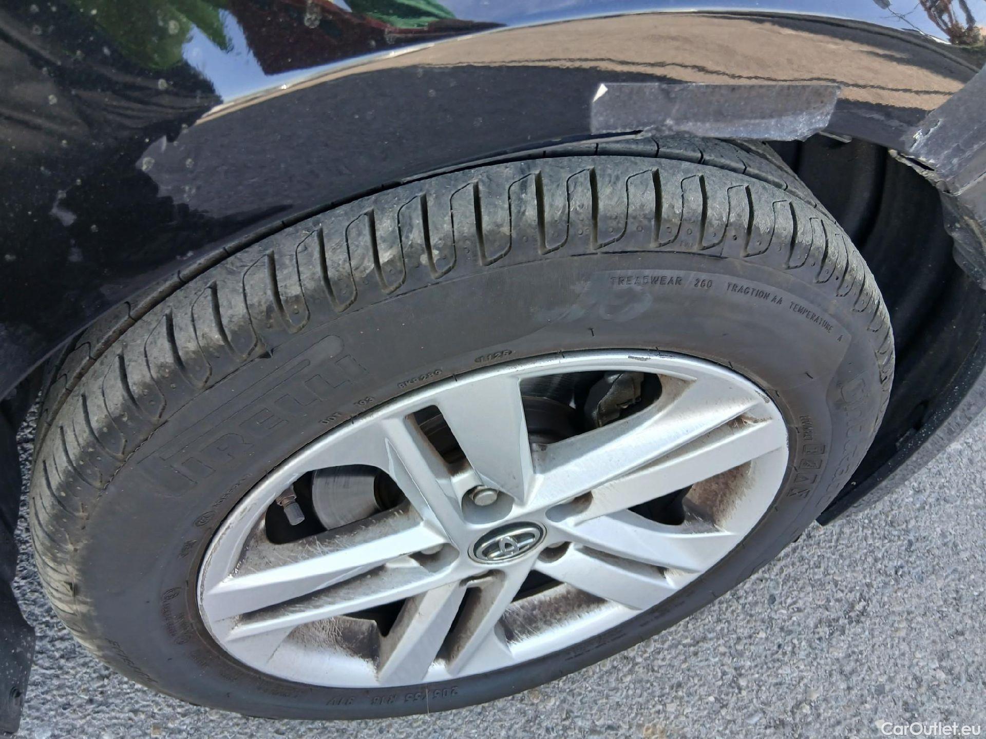  Toyota  Corolla TOYOTA  1.8 125H ACTIVE TECH E-CVT #27