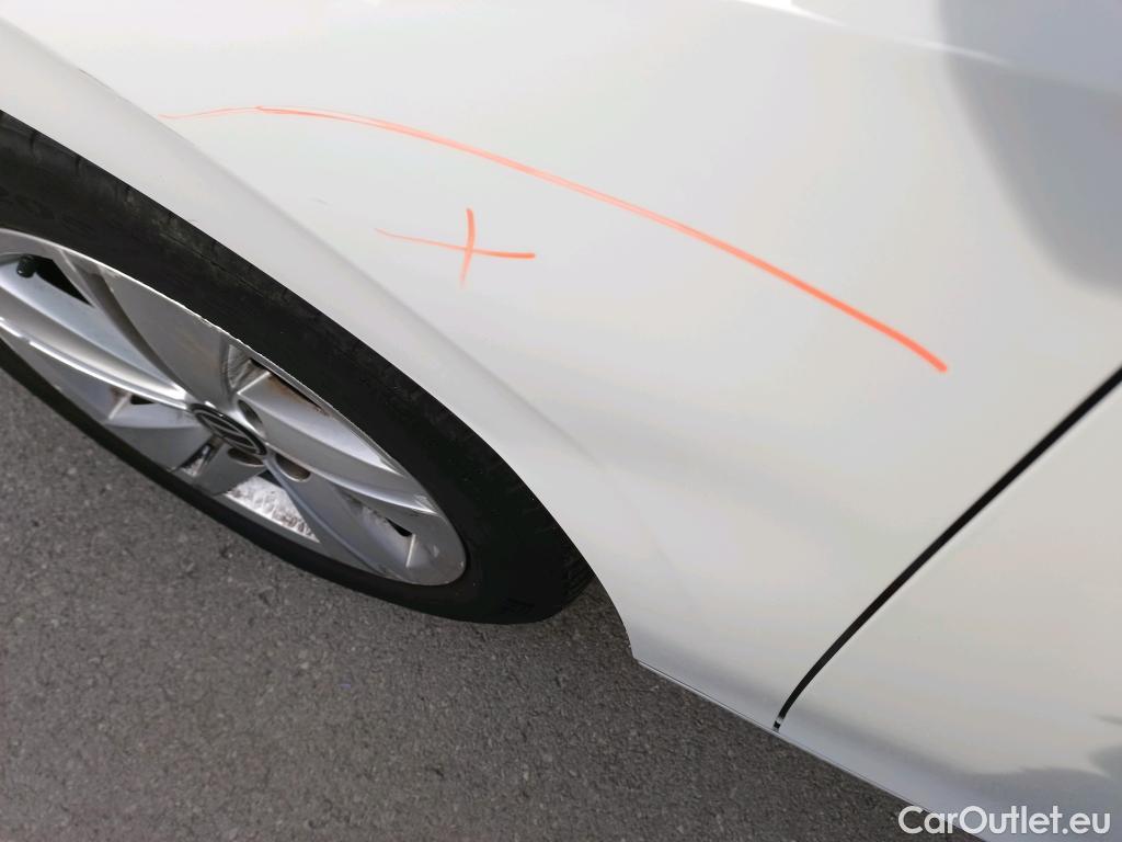  Volkswagen  Golf  VOLKSWAGEN / 2020 / 5P / berlina con portón Life 2.0 TDI 85kW (115CV) #2