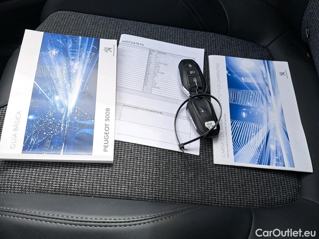  Peugeot  3008 PEUGEOT  / 2016 / 5P / todoterreno 1.2 PURETECH 96KW (130CV) ALLURE EAT8 #18