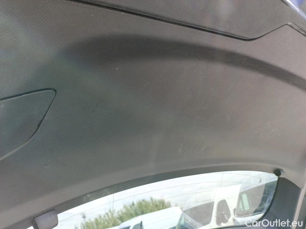  Peugeot  308 PEUGEOT  / 2017 / 5P / berlina con portón 5p Style BlueHDi 130 S&S #8