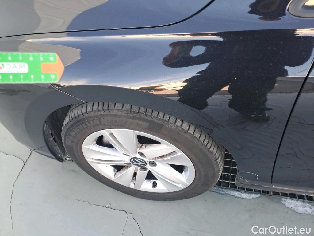  Volkswagen  Golf  VOLKSWAGEN / 2020 / 5P / berlina con portón Life 1.0 TSI 81kW (110CV) #18