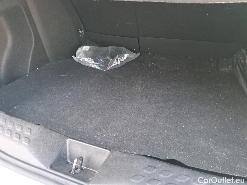  Toyota  C-HR TOYOTA  / 2019 / 5P / todoterreno 1.8 125H Active #5