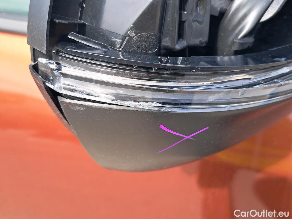  Peugeot  3008 PEUGEOT  / 2016 / 5P / todoterreno 1.2 PURETECH 96KW (130CV) ALLURE EAT8 #10