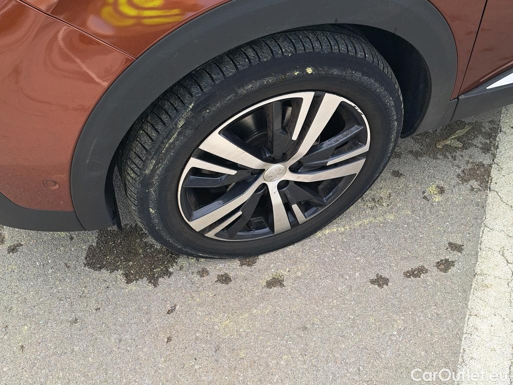  Peugeot  3008 PEUGEOT  / 2016 / 5P / todoterreno 1.2 PURETECH 96KW (130CV) ALLURE EAT8 #29