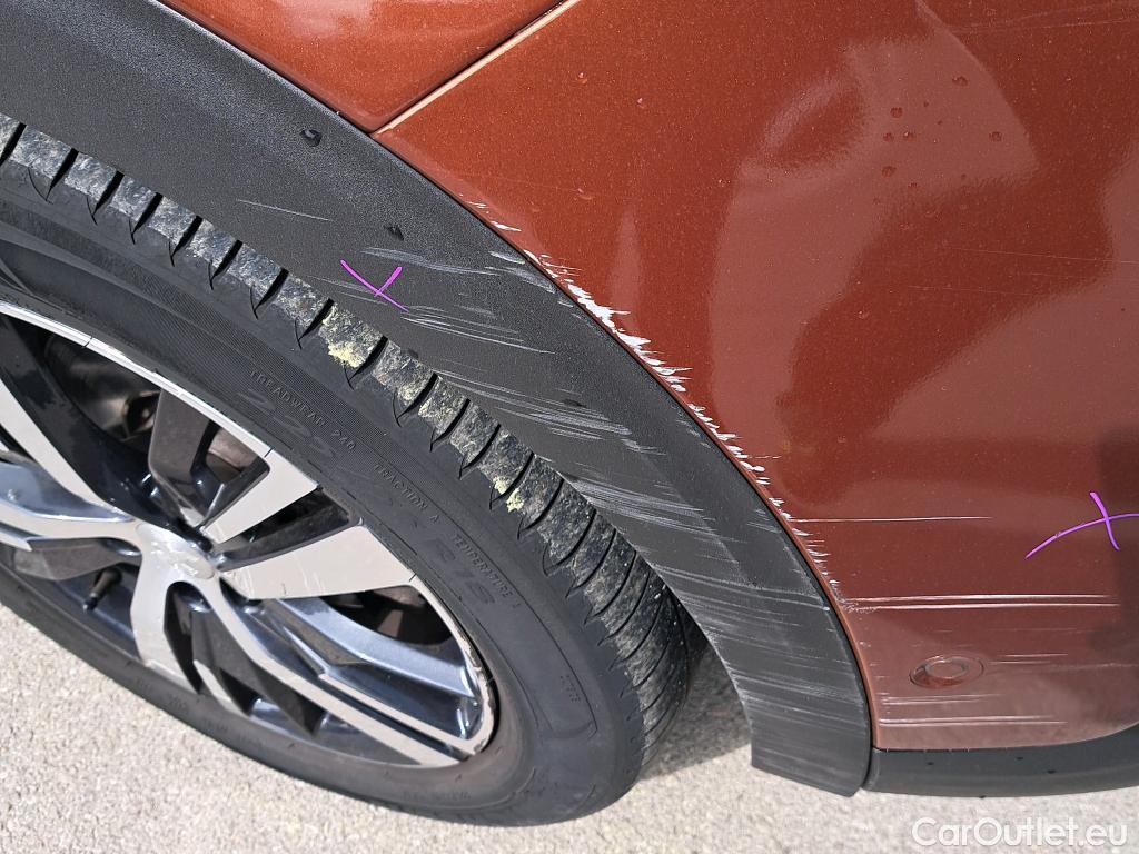  Peugeot  3008 PEUGEOT  / 2016 / 5P / todoterreno 1.2 PURETECH 96KW (130CV) ALLURE EAT8 #26