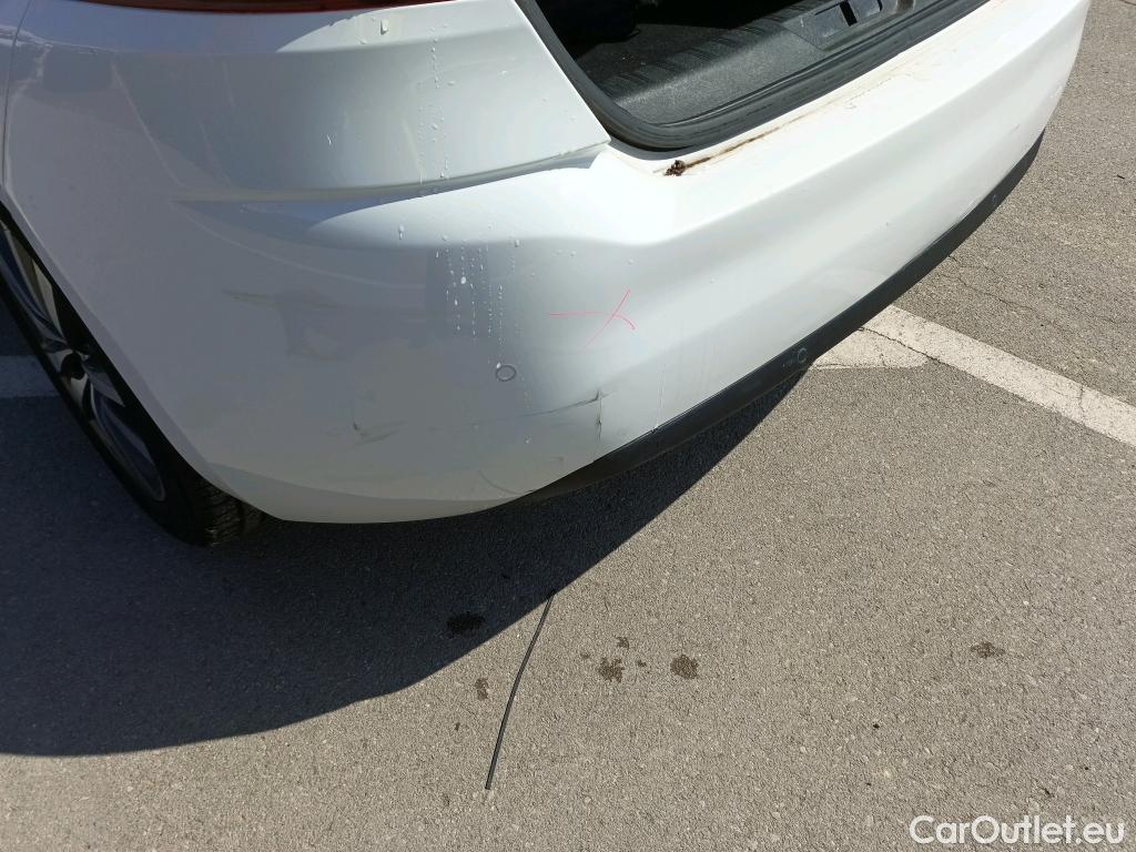  Peugeot  308 PEUGEOT  / 2017 / 5P / berlina con portón 5p Style BlueHDi 130 S&S #3