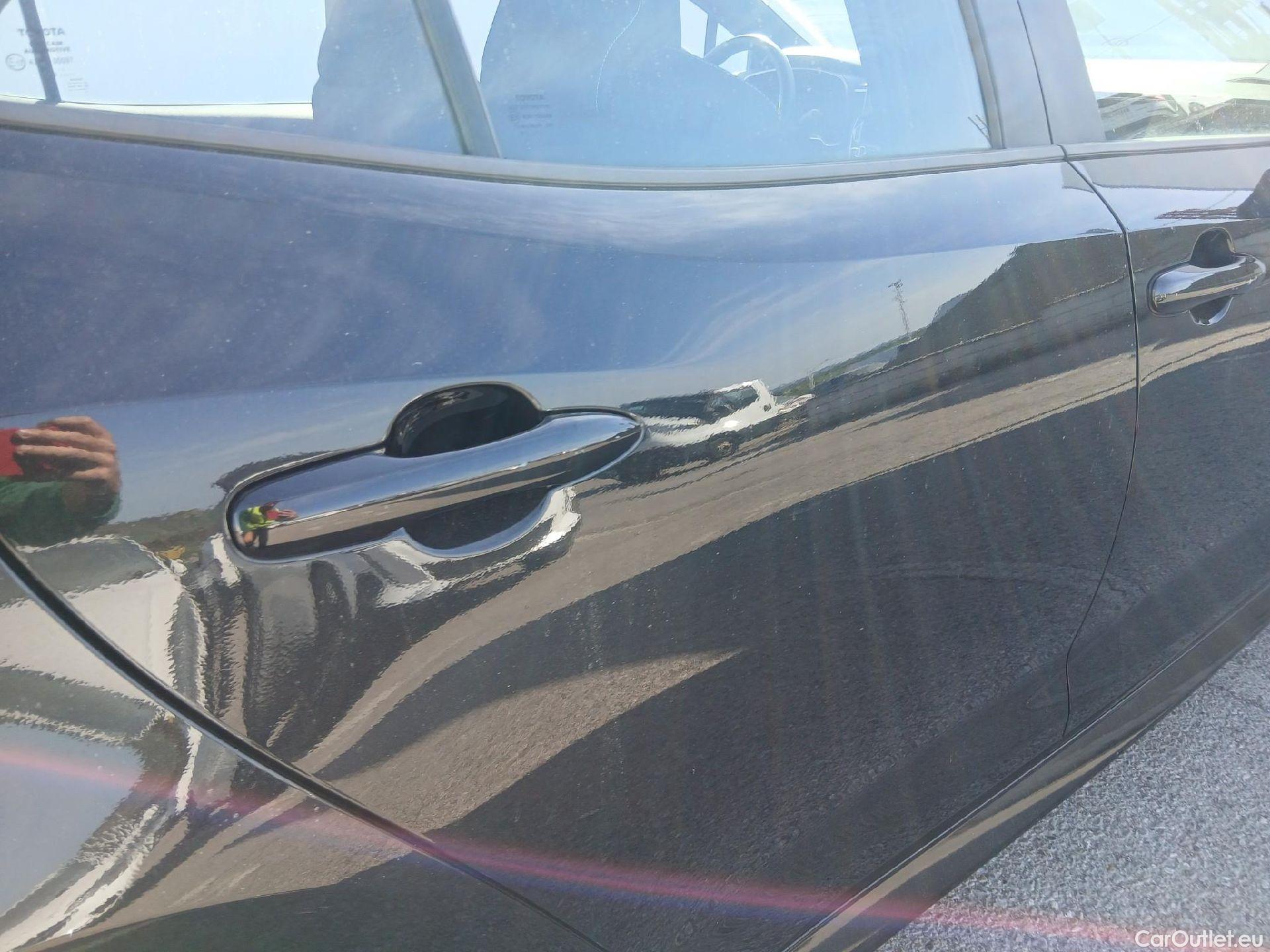  Toyota  Corolla TOYOTA  1.8 125H ACTIVE TECH E-CVT #19