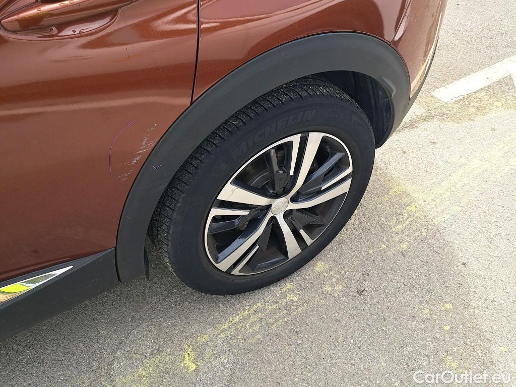  Peugeot  3008 PEUGEOT  / 2016 / 5P / todoterreno 1.2 PURETECH 96KW (130CV) ALLURE EAT8 #23