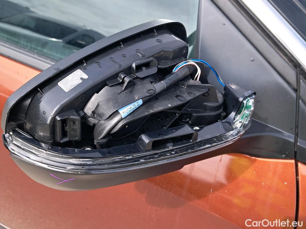  Peugeot  3008 PEUGEOT  / 2016 / 5P / todoterreno 1.2 PURETECH 96KW (130CV) ALLURE EAT8 #16