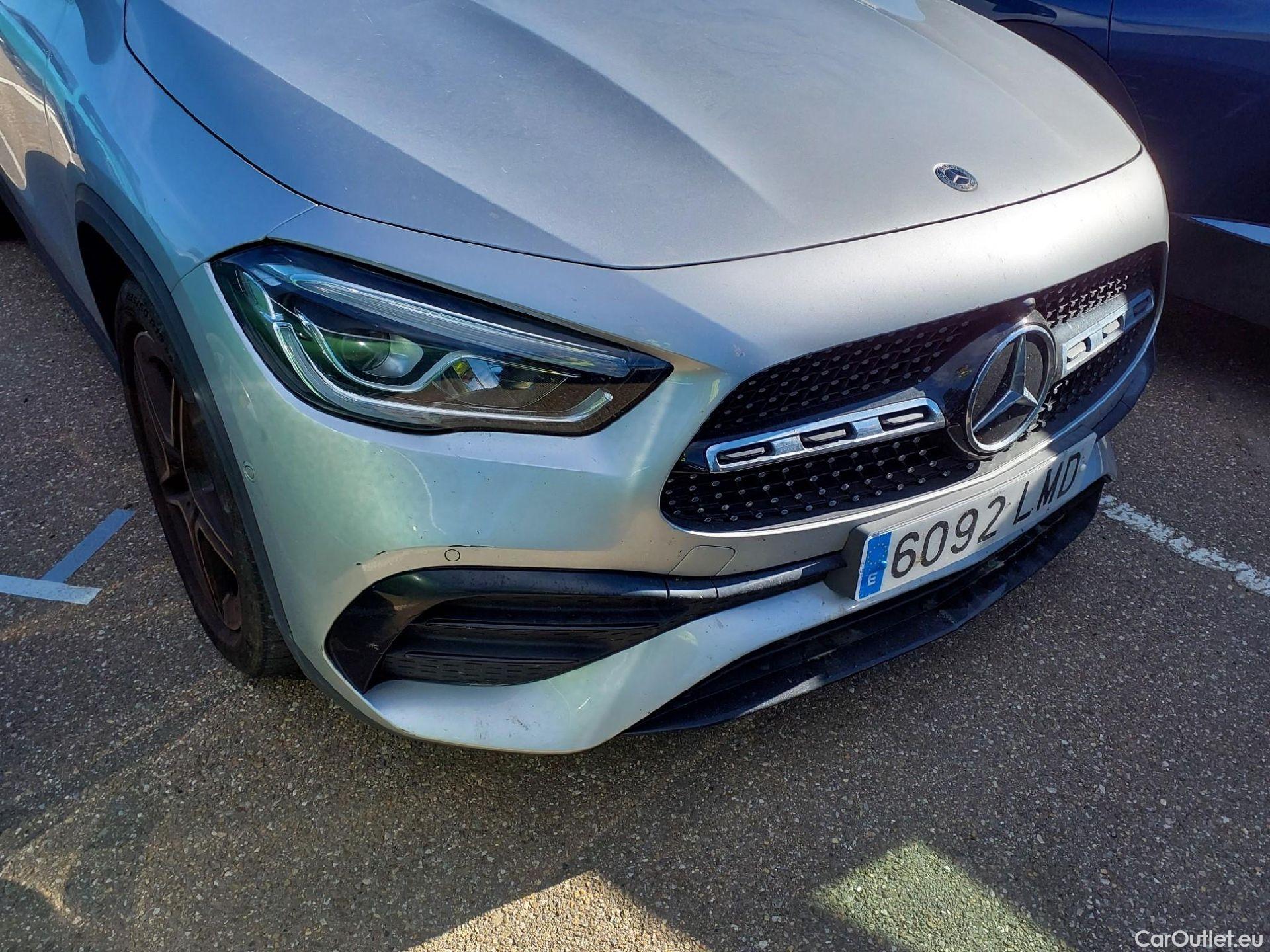  Mercedes  GLA MERCEDES-BENZ  / 2020 / 5P / todoterreno  200 D (AC) #17