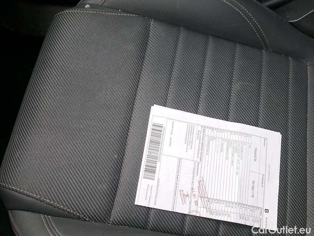  Alfa Romeo  TONALE Alfa Romeo  / 2022 / 5P / todoterreno 1.5 MHEV GASOLINA 130 CV SPRINT FWD #9