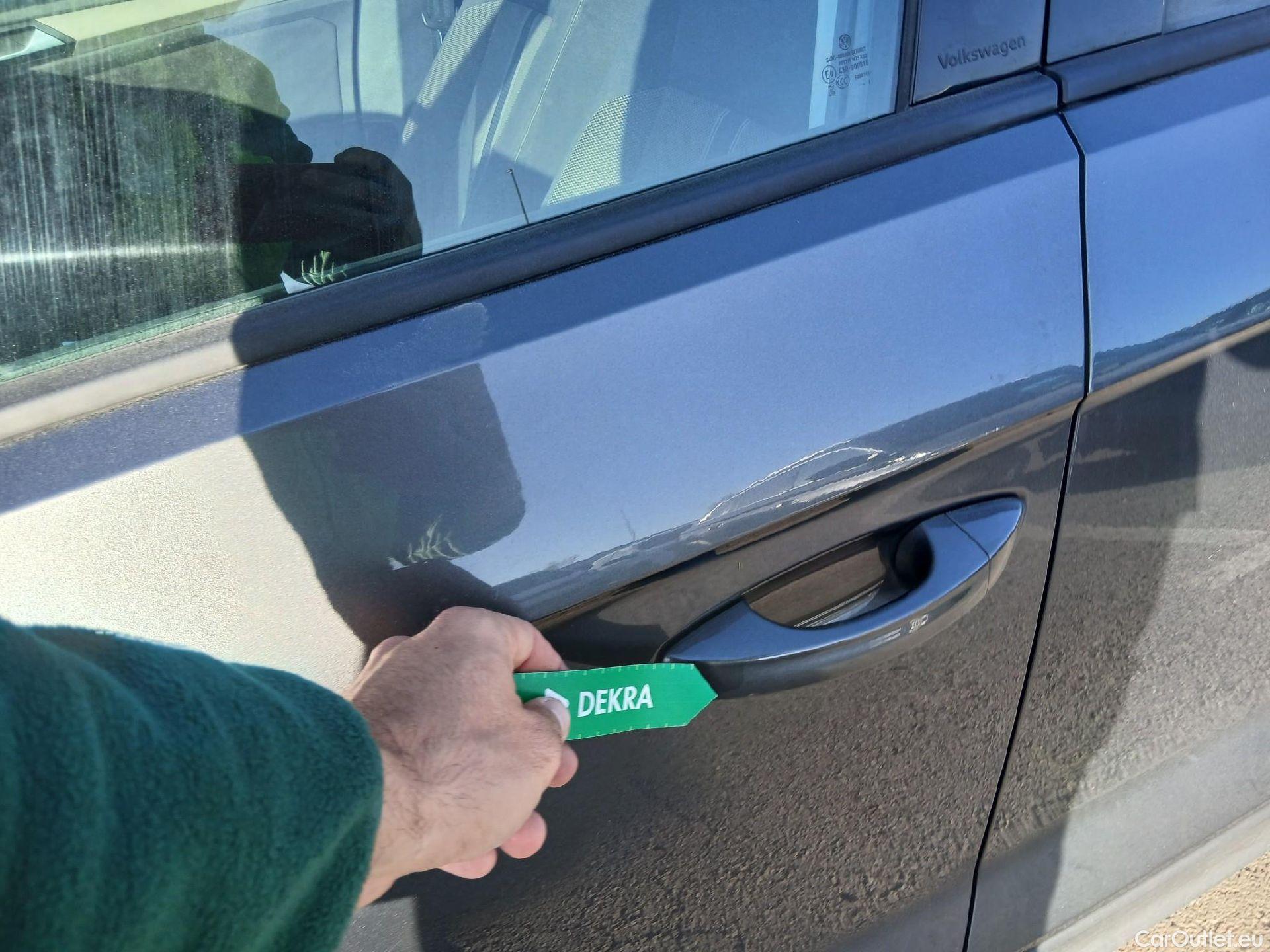  Volkswagen  T-ROC VOLKSWAGEN  / 2017 / 5P / todoterreno Advance 2.0 TDI 110kW (150CV) DSG (AC2) #8