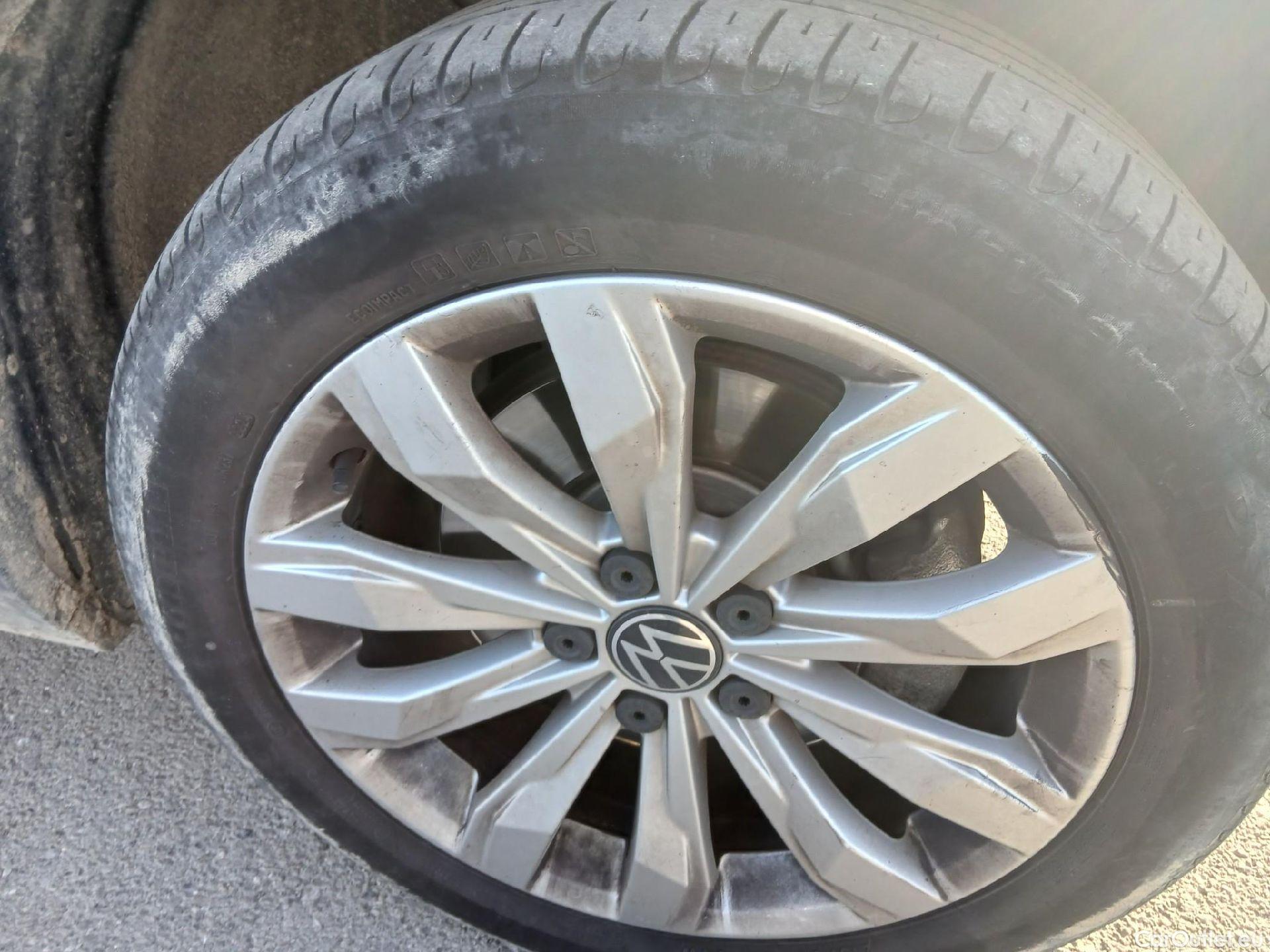  Volkswagen  T-ROC VOLKSWAGEN  / 2017 / 5P / todoterreno Advance 2.0 TDI 110kW (150CV) DSG (AC2) #22