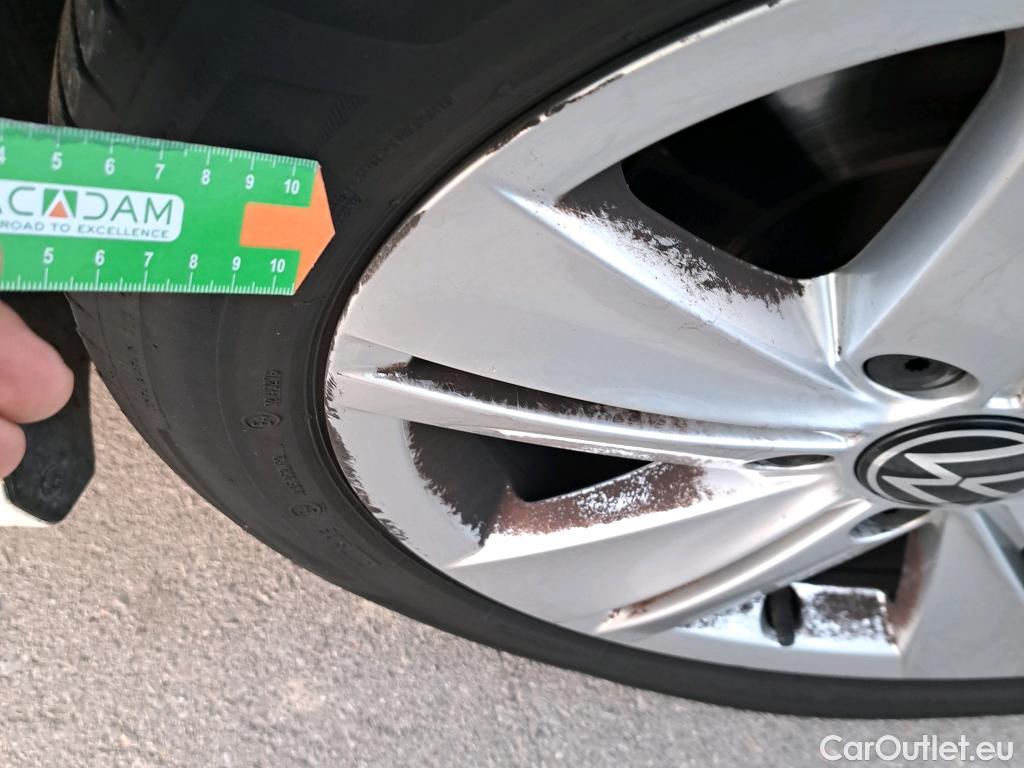  Volkswagen  Golf  VIII Berlina 2.0 TDI 115CV MT6 E6dT #20