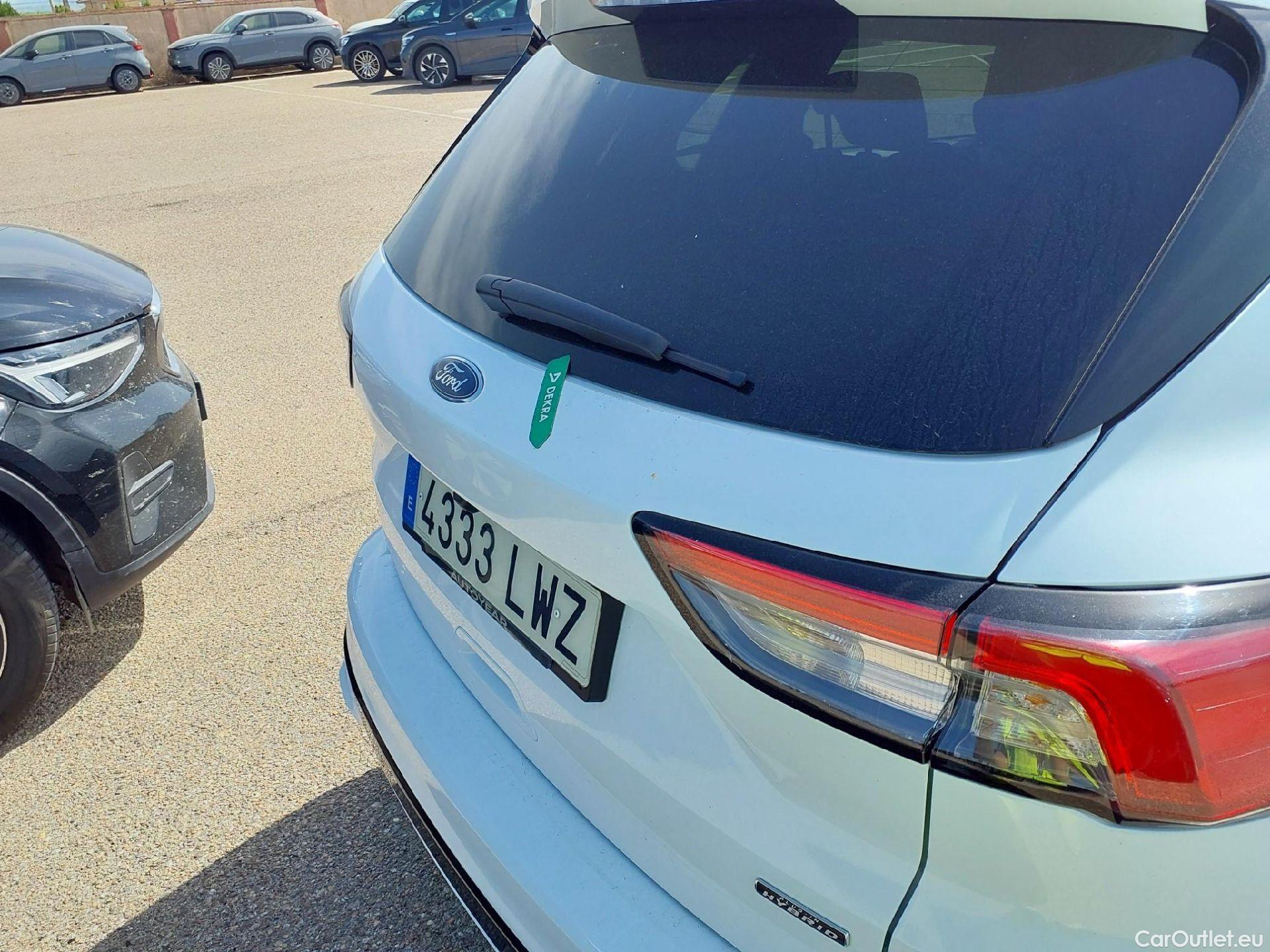  Ford  Kuga FORD  / 2019 / 5P / todoterreno ST-Line X 2.5 Duratec PHEV 165kW Auto #6