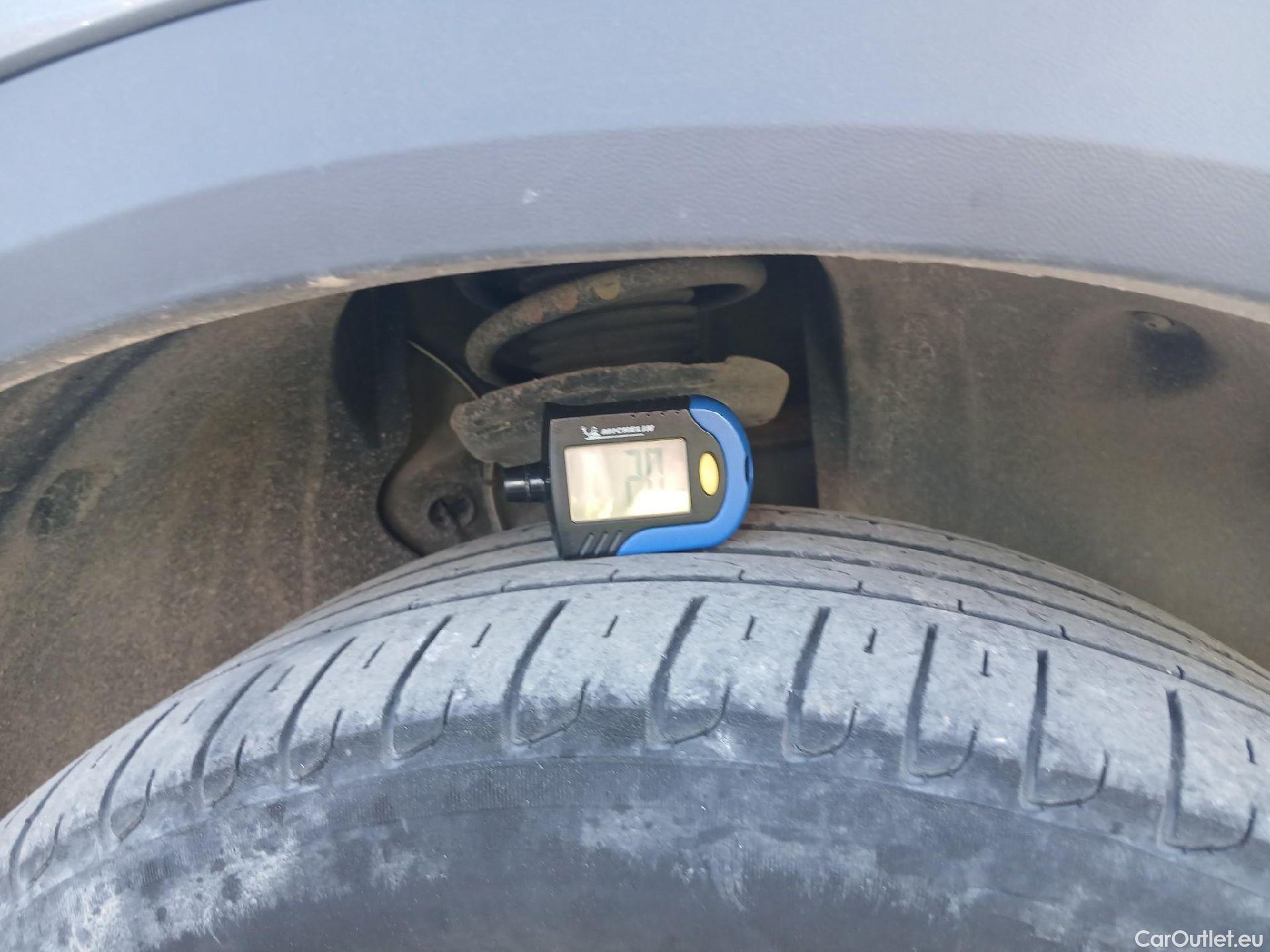  Volkswagen  T-ROC VOLKSWAGEN  / 2017 / 5P / todoterreno Advance 2.0 TDI 110kW (150CV) DSG (AC2) #21