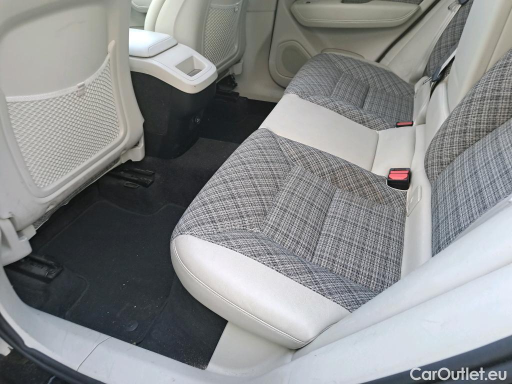  Volvo  XC60 VOLVO  / 2017 / 5P / todoterreno 2.0 B4 D4 AWD Business Plus Auto #22