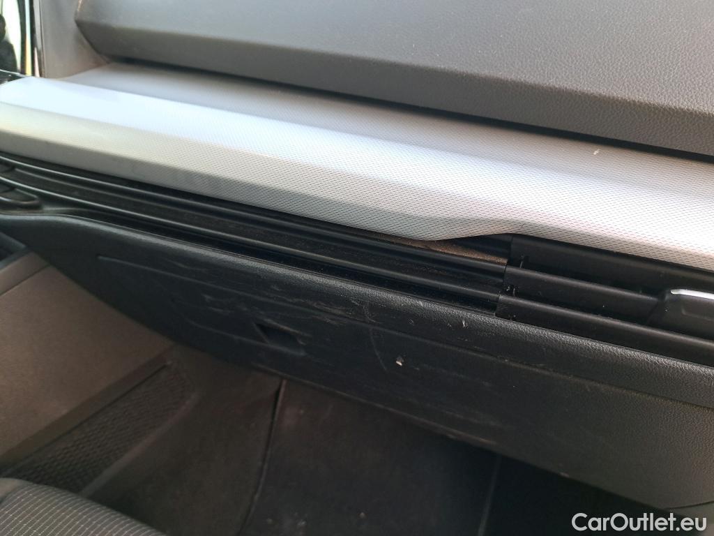  Volkswagen  Golf  VIII Berlina 2.0 TDI 115CV MT6 E6dT #13