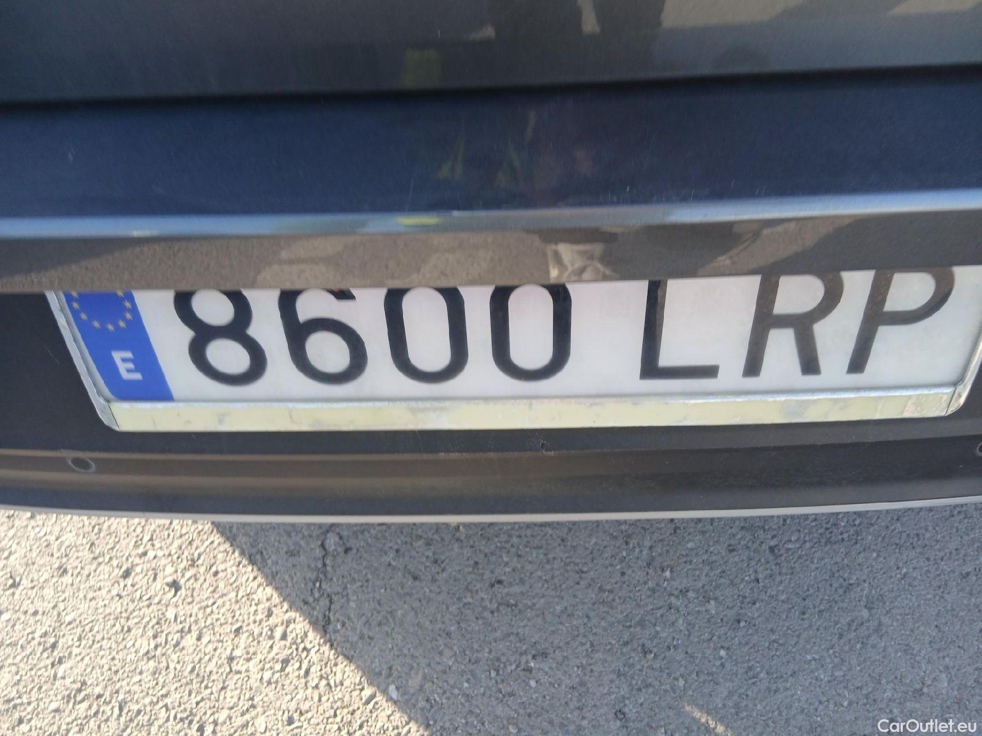  Volkswagen  T-ROC VOLKSWAGEN  / 2017 / 5P / todoterreno Advance 2.0 TDI 110kW (150CV) DSG (AC2) #13