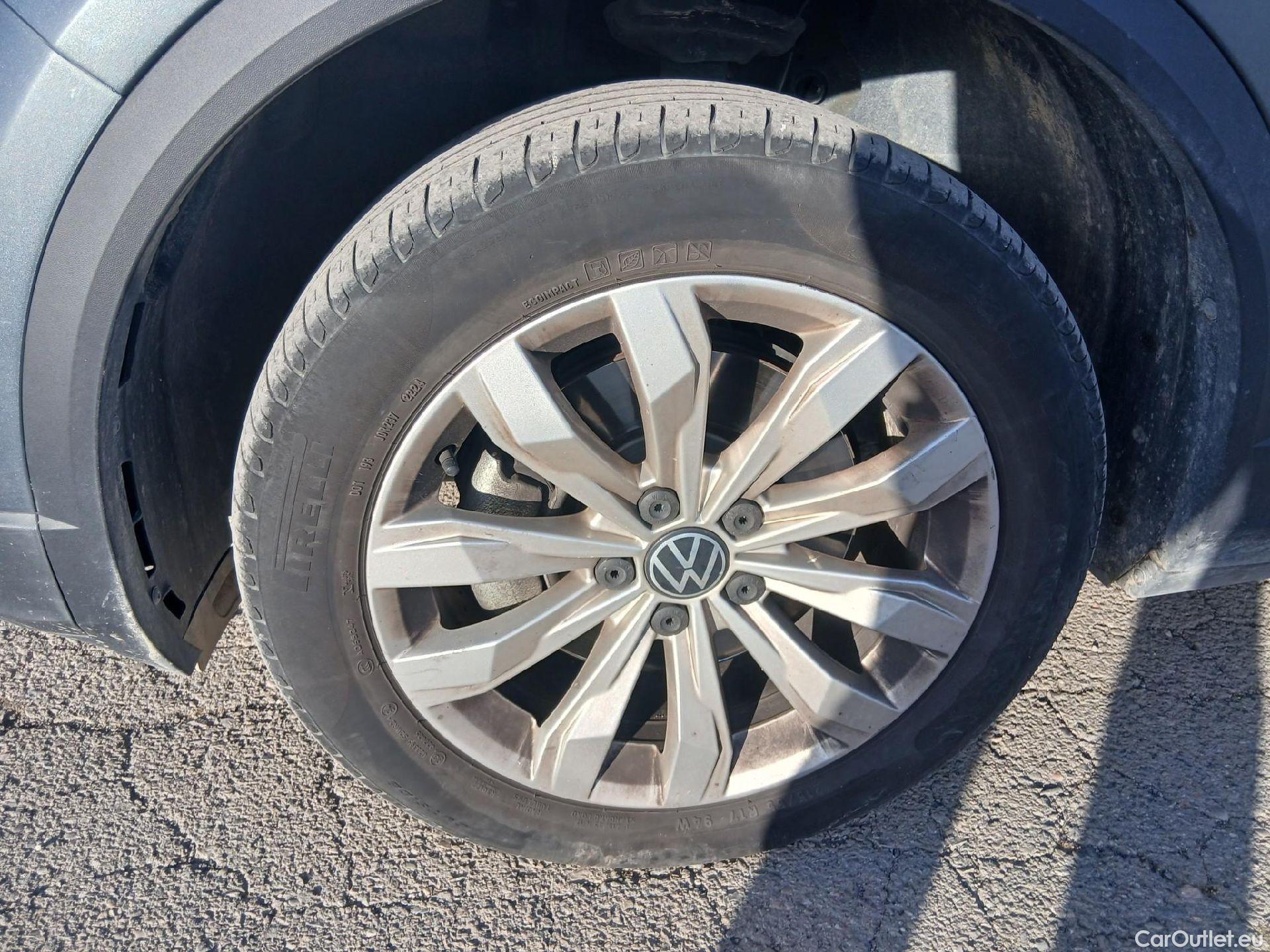  Volkswagen  T-ROC VOLKSWAGEN  / 2017 / 5P / todoterreno Advance 2.0 TDI 110kW (150CV) DSG (AC2) #1